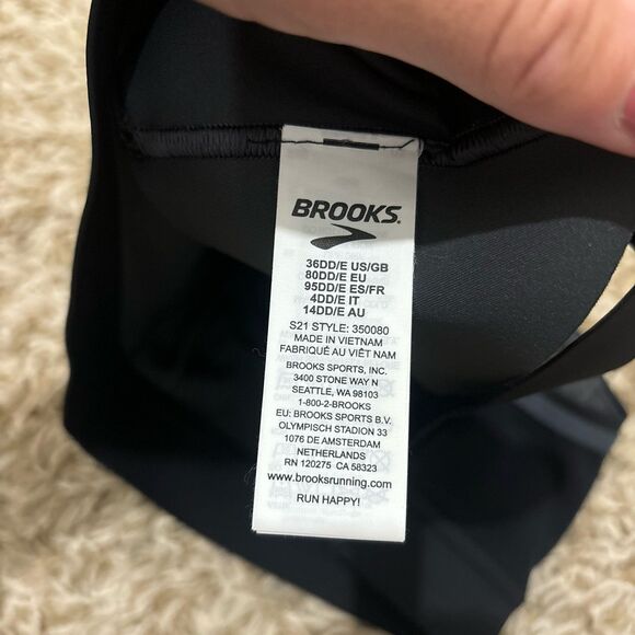 Brooks Run Drive 3 Pocket Sports Bra - Picture 9 of 9